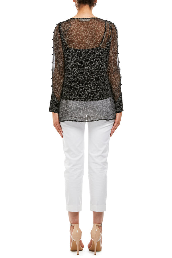 CS18746_BLACKWHT_2_eah13g_1566952044