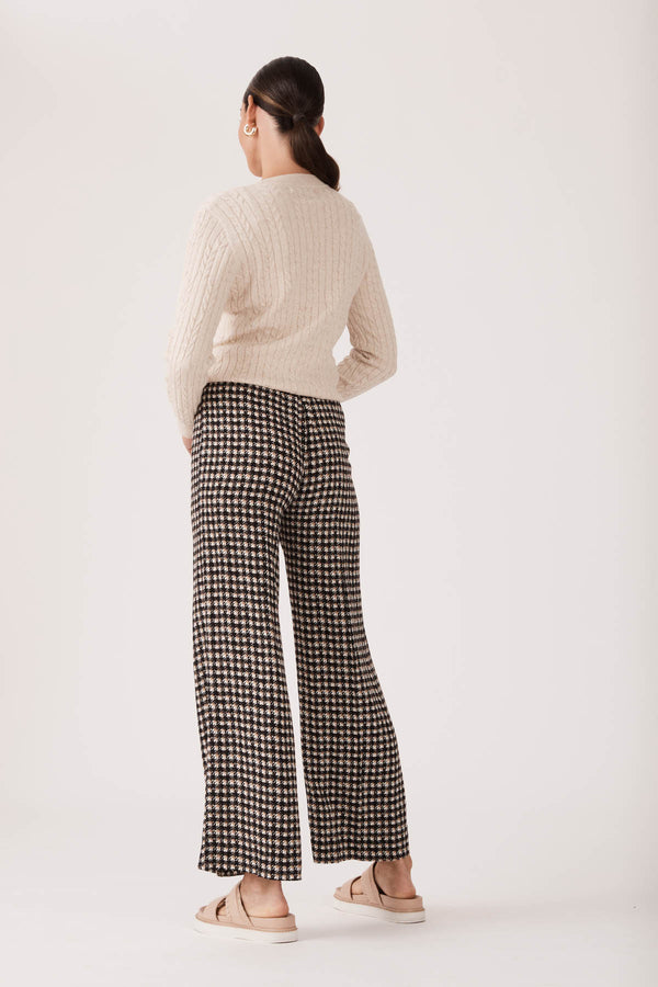 CS22560-HOUNDST-5jpg